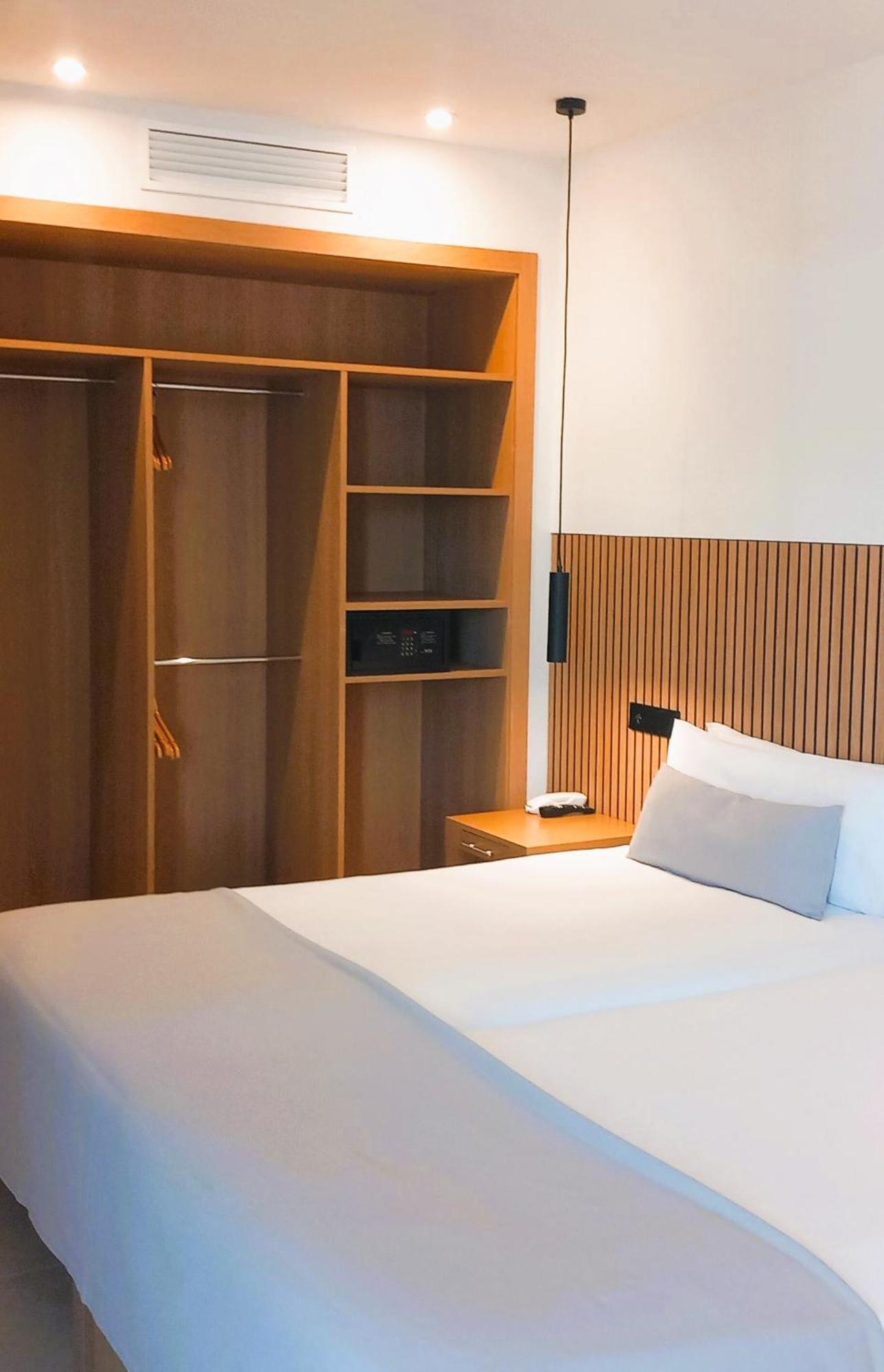 Hotel Bahia Pollensa Порт де Пойенса Екстериор снимка